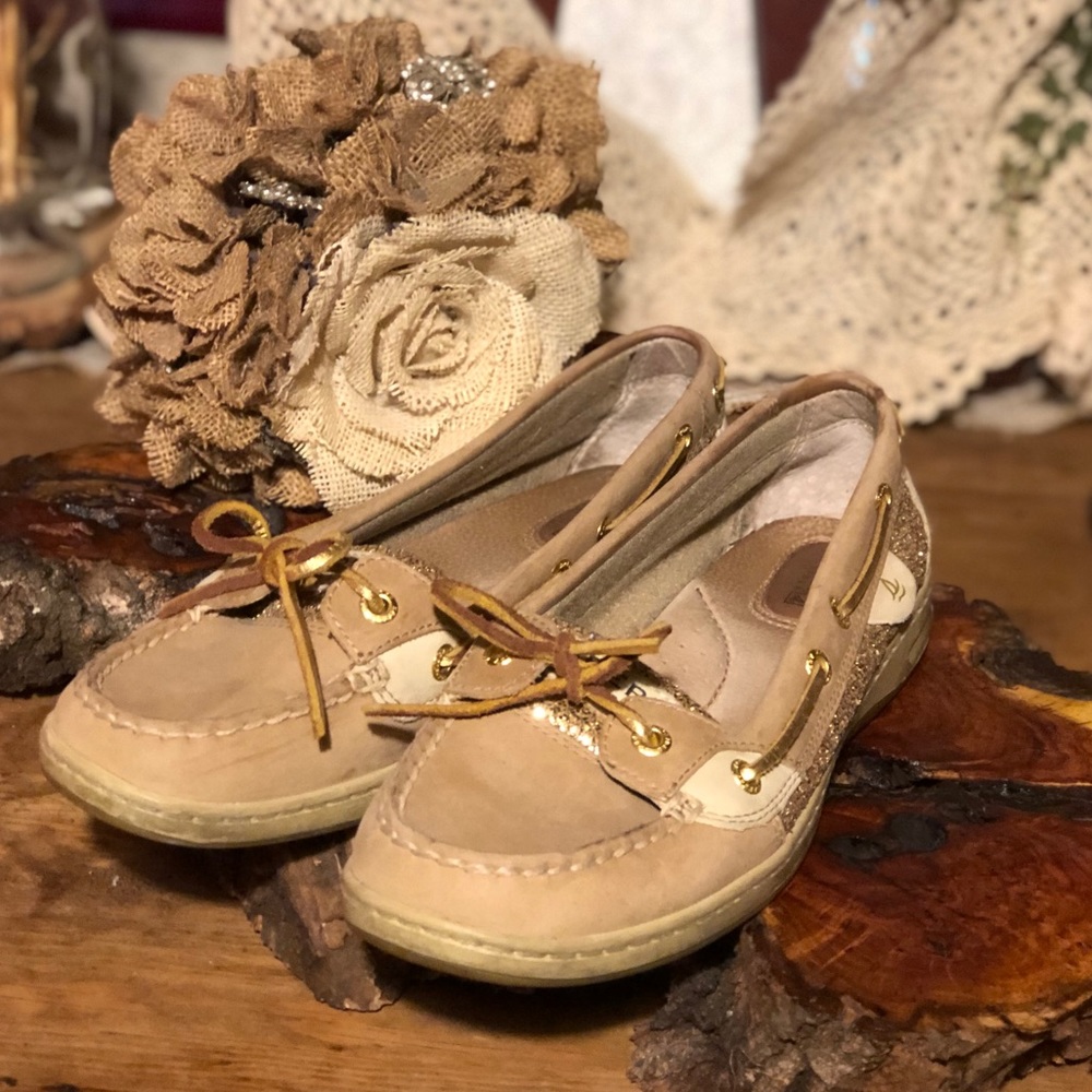 Woman’s Sperry shoes size 8